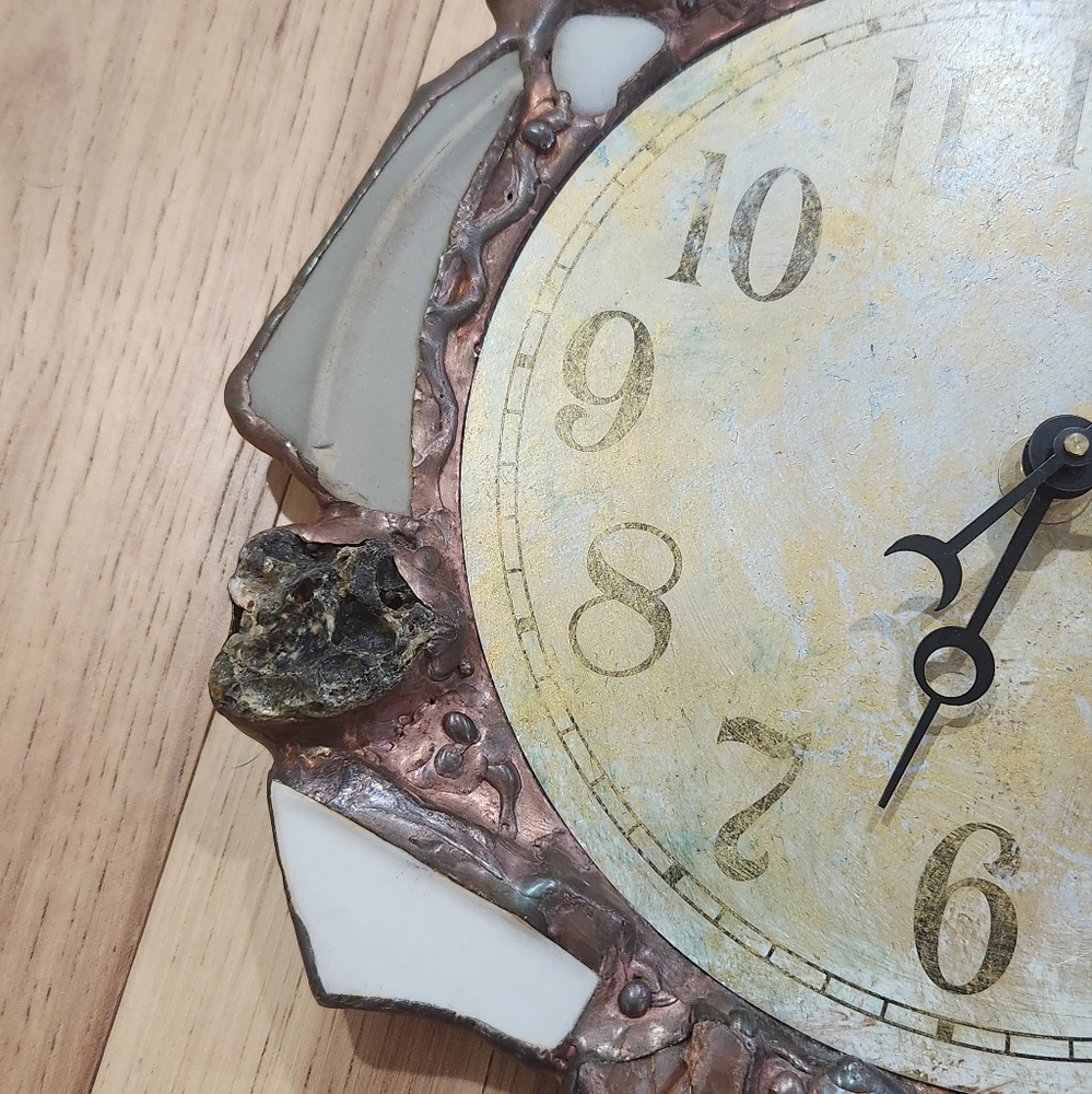 8" Rustic Mosaic Wall Clock Sea Glass Rocks Ceramic Pieces Diane Markin Boho - Picture 4 of 10